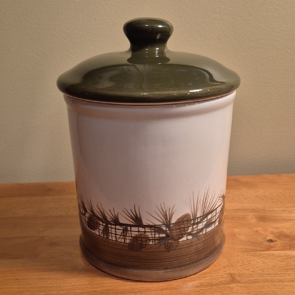 WHOLE HOME SEARS 2007 Discontinued Pinecone Graphic Design Ceramic Canister